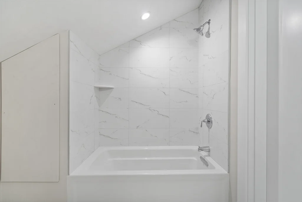 1 bed, 1 bath apartment for rent at 186 Bedford St Unit 210, Lexington — photo 13 of 19