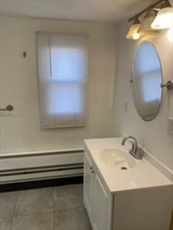3 bed, 1 bath apartment for rent at 186 Billings St Unit 1, Quincy — photo 10 of 11
