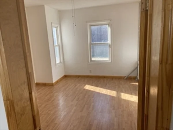 3 bed, 1 bath apartment for rent at 186 Billings St Unit 1, Quincy — photo 4 of 11