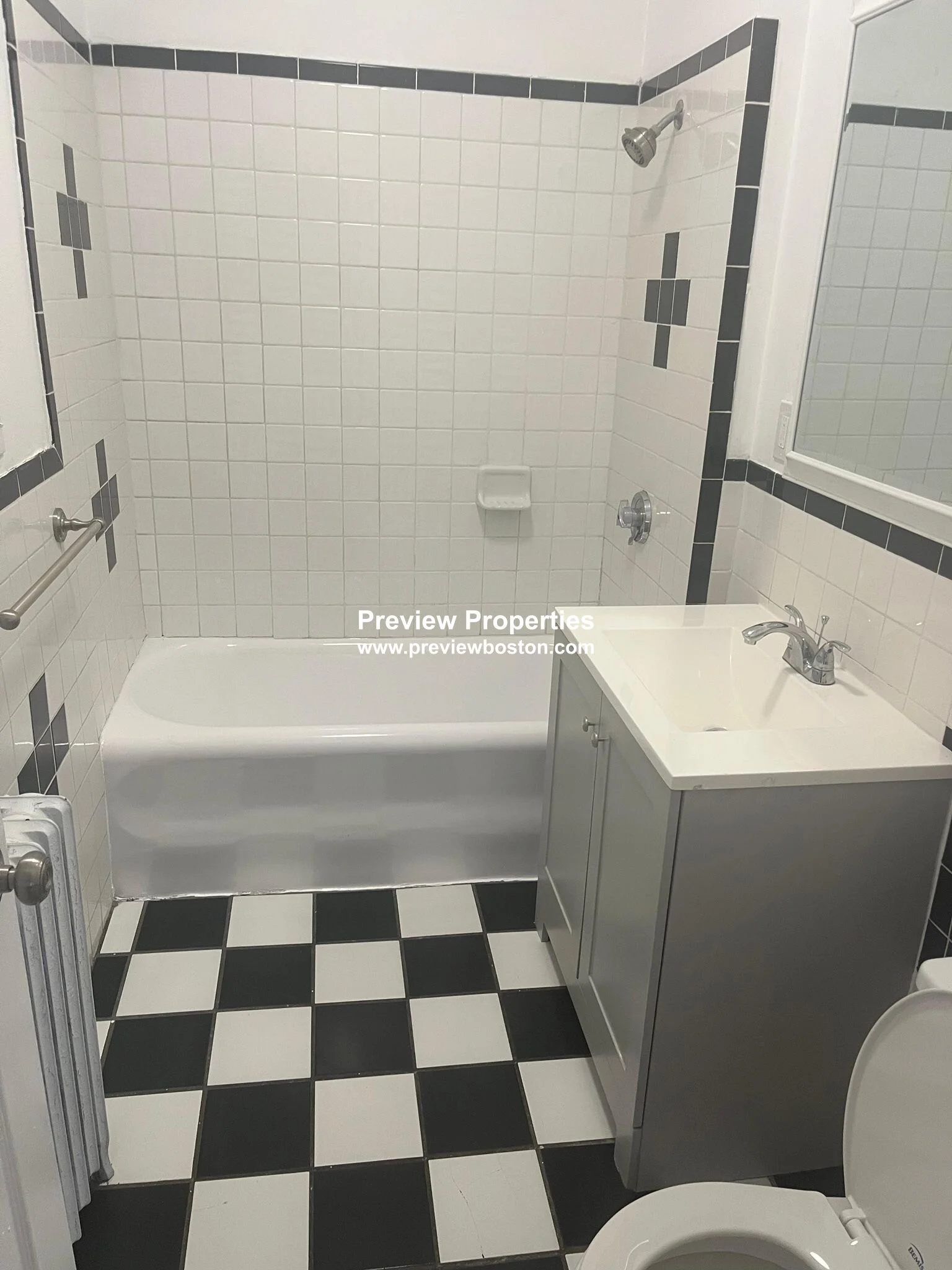 3 bed, 1 bath apartment for rent at 186 Bowdoin St Unit 2P, Dorchester — photo 4 of 7