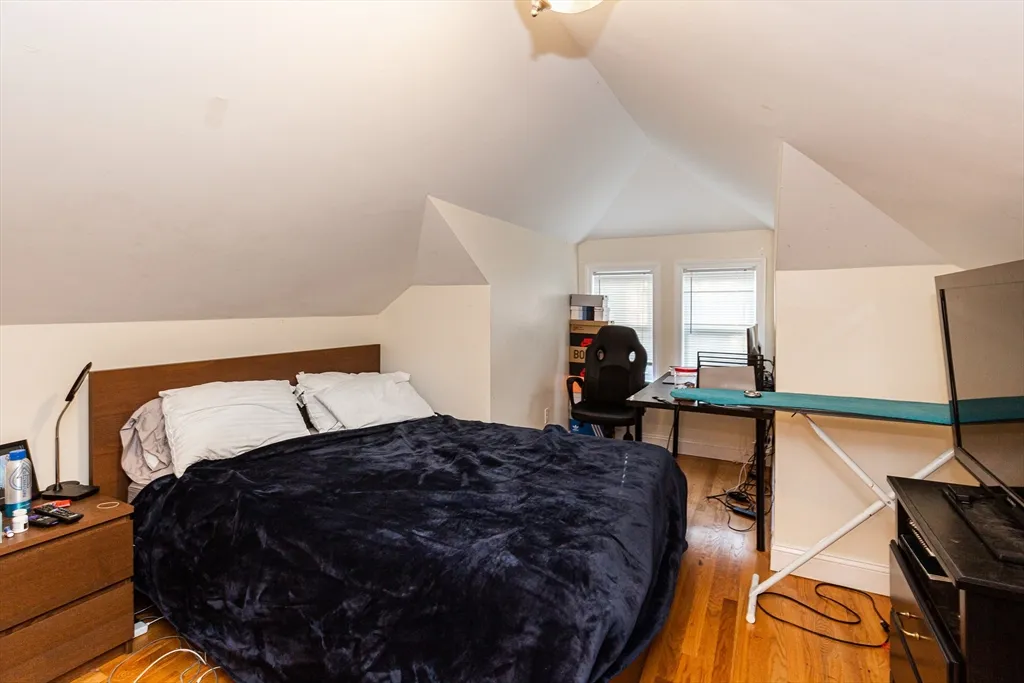 4 bed, 2 bath apartment for rent at 186 Calumet St Unit 186, Mission Hill — photo 10 of 13