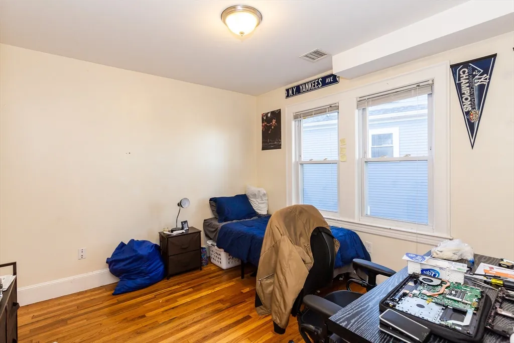 4 bed, 2 bath apartment for rent at 186 Calumet St Unit 186, Mission Hill — photo 7 of 13