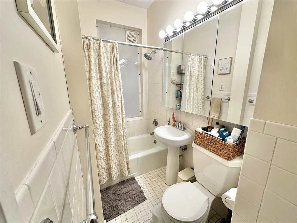 1 bed, 1 bath apartment for rent at 186 Commonwealth Ave Unit 53, Back Bay — photo 15 of 19