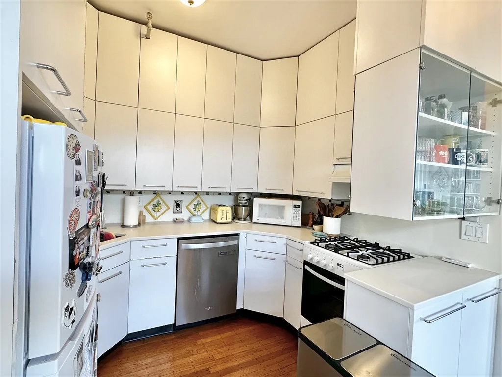 1 bed, 1 bath apartment for rent at 186 Commonwealth Ave Unit 53, Back Bay — photo 9 of 19