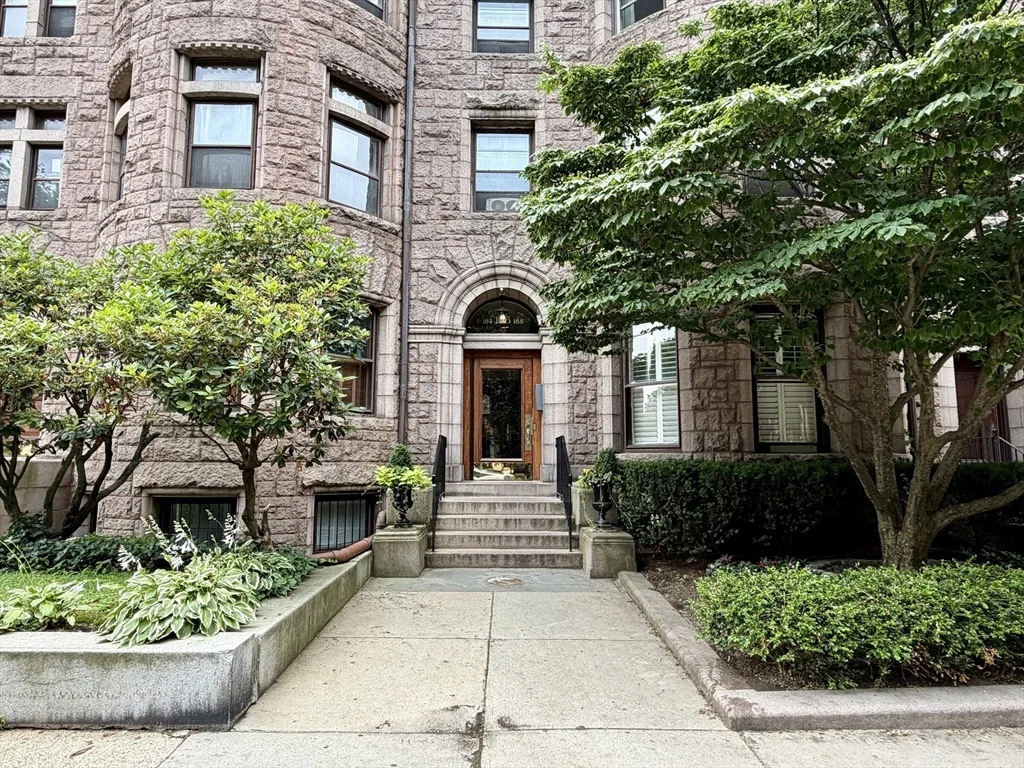1 bed, 1 bath apartment for rent at 186 Commonwealth Ave Unit 63, Back Bay — photo 13 of 16