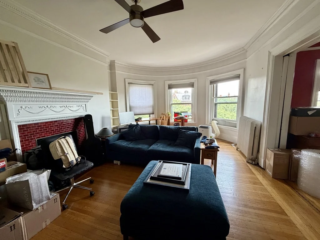 1 bed, 1 bath apartment for rent at 186 Commonwealth Unit 63, Back Bay — photo 1 of 11