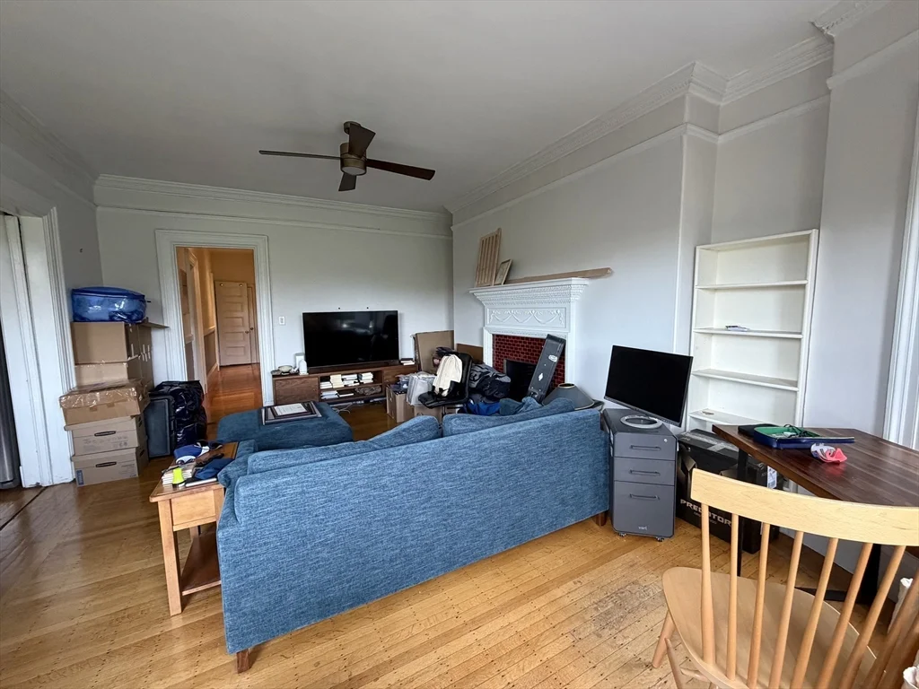 1 bed, 1 bath apartment for rent at 186 Commonwealth Unit 63, Back Bay — photo 2 of 11