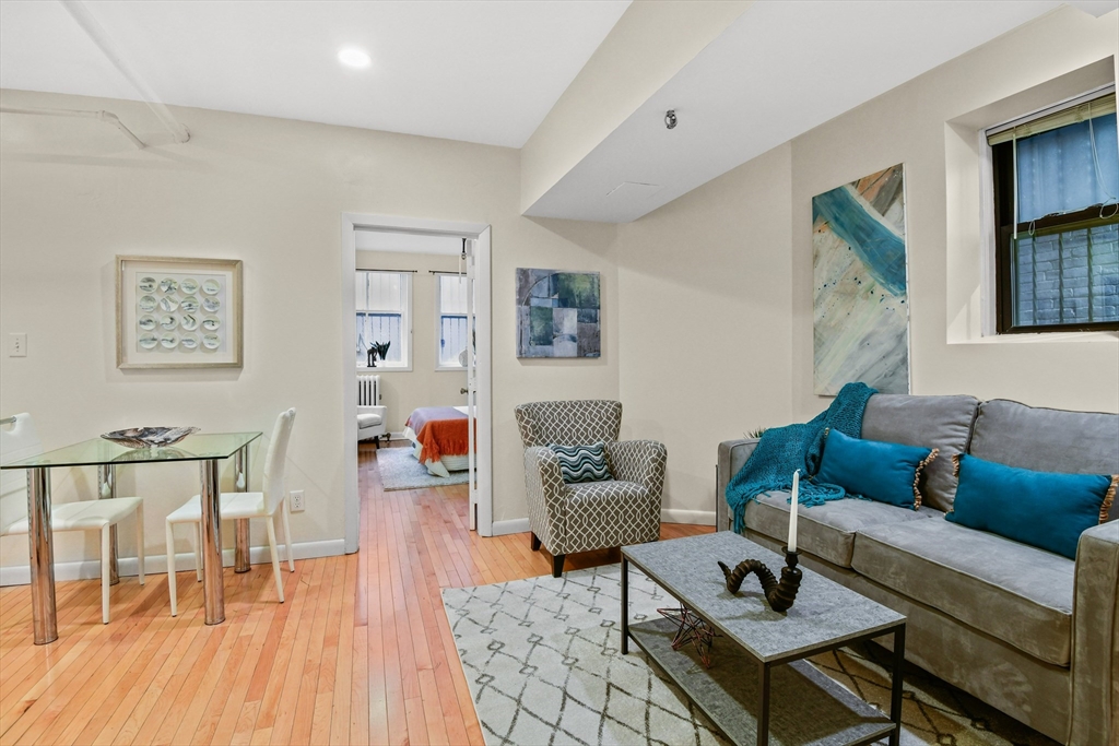 2 bed, 1 bath apartment for rent at 186 Commonwealth Ave Unit B2, Back Bay — photo 3 of 9