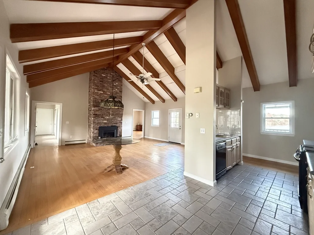 2 bed, 2 bath apartment for rent at 186 County Rd, West Wareham — photo 6 of 24