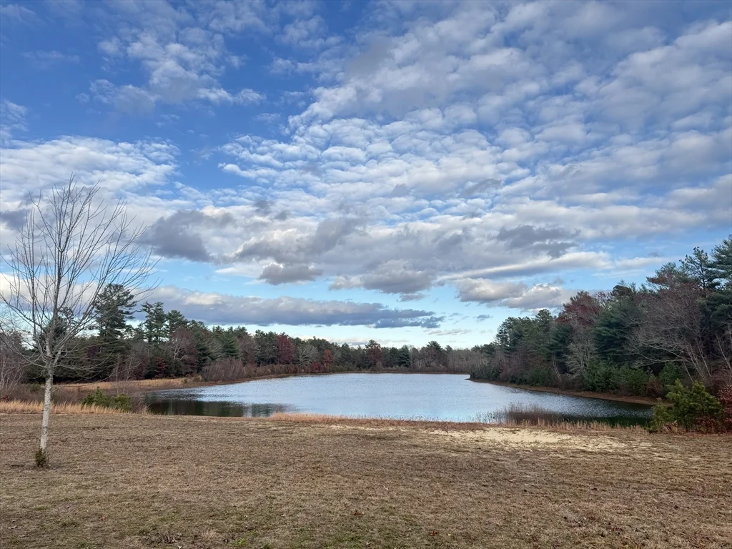 2 bed, 2 bath apartment for rent at 186 County Rd, West Wareham — photo 1 of 24