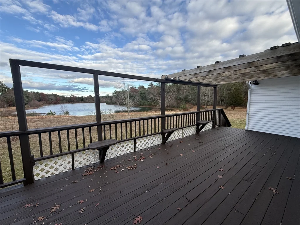 2 bed, 2 bath apartment for rent at 186 County Rd, West Wareham — photo 2 of 24
