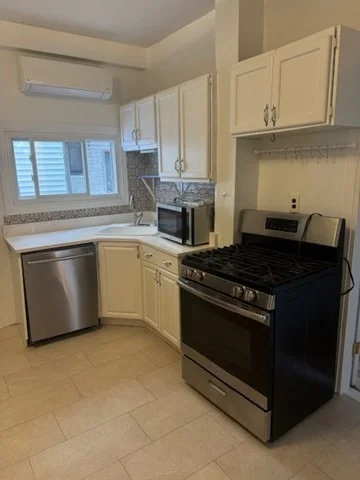 2 bed, 1 bath apartment for rent at 186 Emerson St Unit 1, South Boston — photo 3 of 9