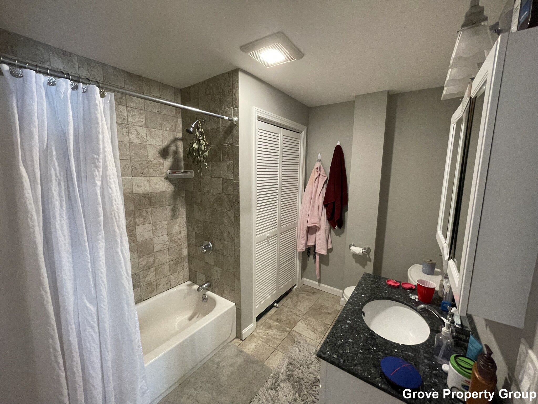 3 bed, 1 bath apartment for rent at 186 H St Unit 2, South Boston — photo 3 of 8