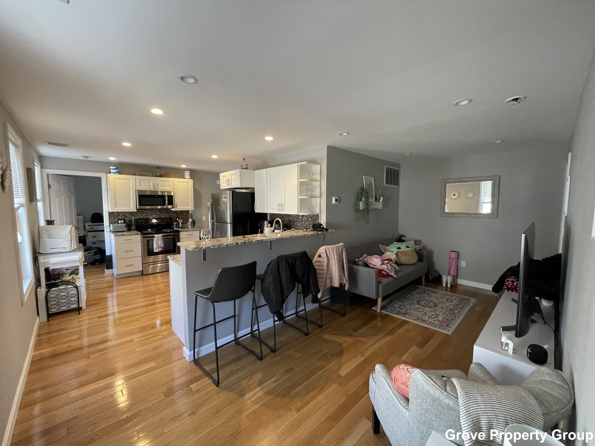 3 bed, 1 bath apartment for rent at 186 H St Unit 2, South Boston — photo 5 of 8