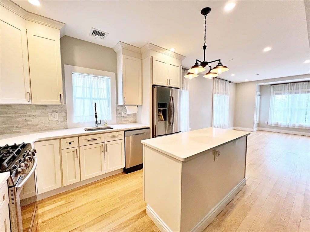 2 bed, 2 bath apartment for rent at 186 Havre St Unit 8, East Boston