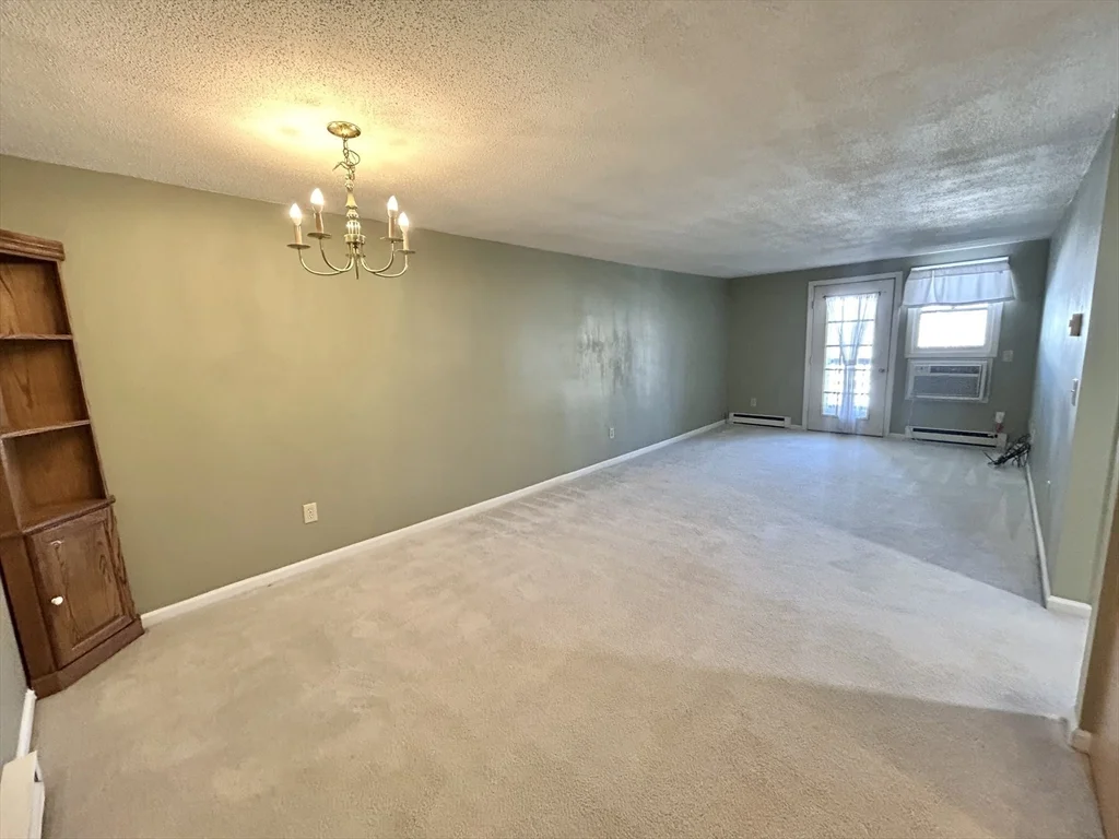 2 bed, 1 bath apartment for rent at 186 Heritage Dr Unit 186, Northbridge — photo 3 of 16