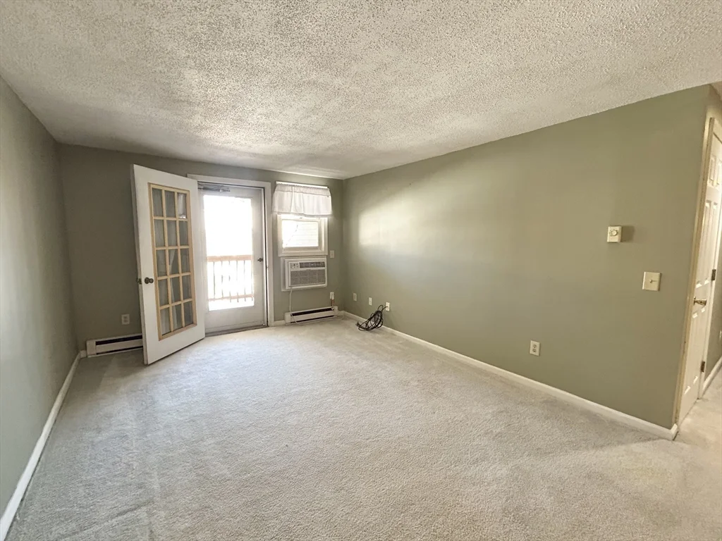 2 bed, 1 bath apartment for rent at 186 Heritage Dr Unit 186, Northbridge — photo 2 of 16