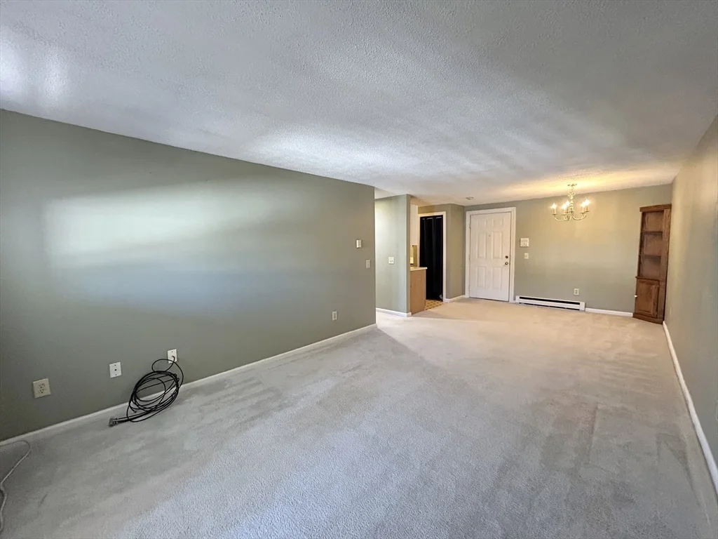 2 bed, 1 bath apartment for rent at 186 Heritage Dr Unit 186, Northbridge — photo 5 of 16