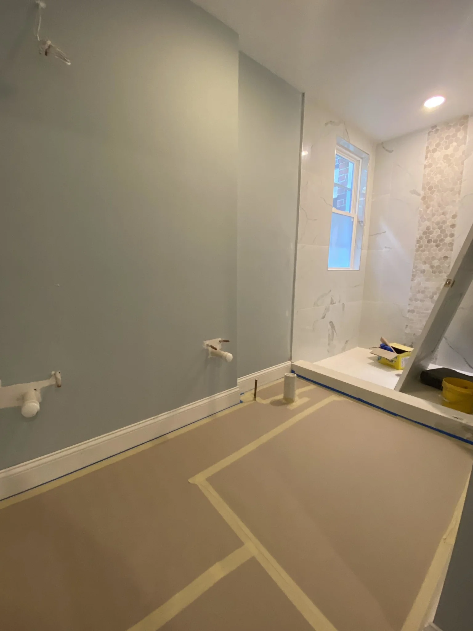 5 bed, 2 bath apartment for rent at 186 Kelton St Unit 1, Brighton — photo 2 of 21