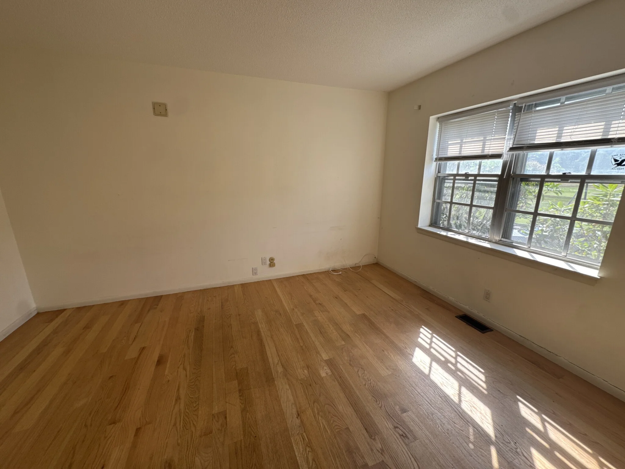3 bed, 2 bath apartment for rent at 186 Lake Shore Rd Unit 1, Brighton — photo 3 of 18