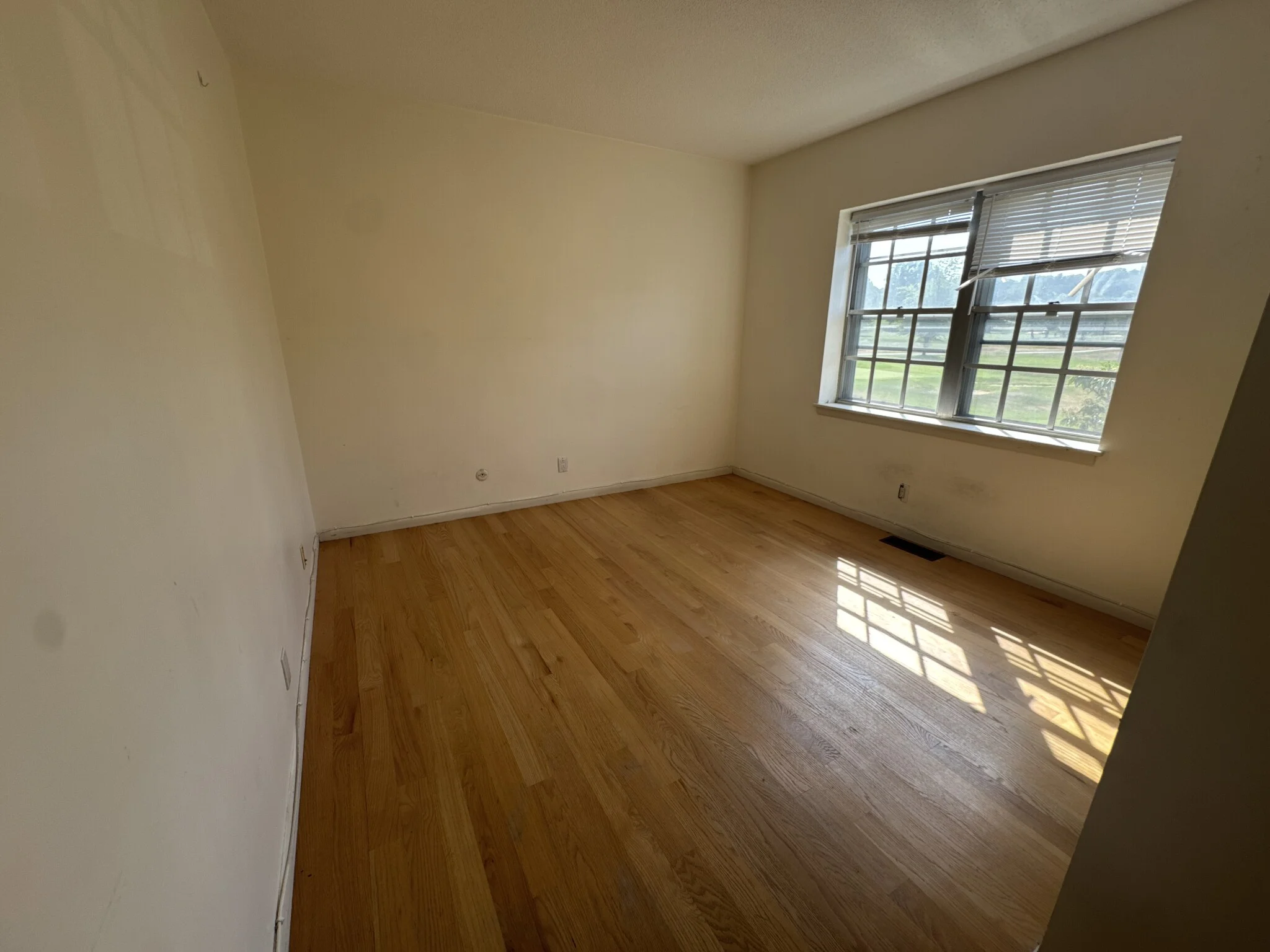3 bed, 2 bath apartment for rent at 186 Lake Shore Rd Unit 1, Brighton — photo 11 of 18