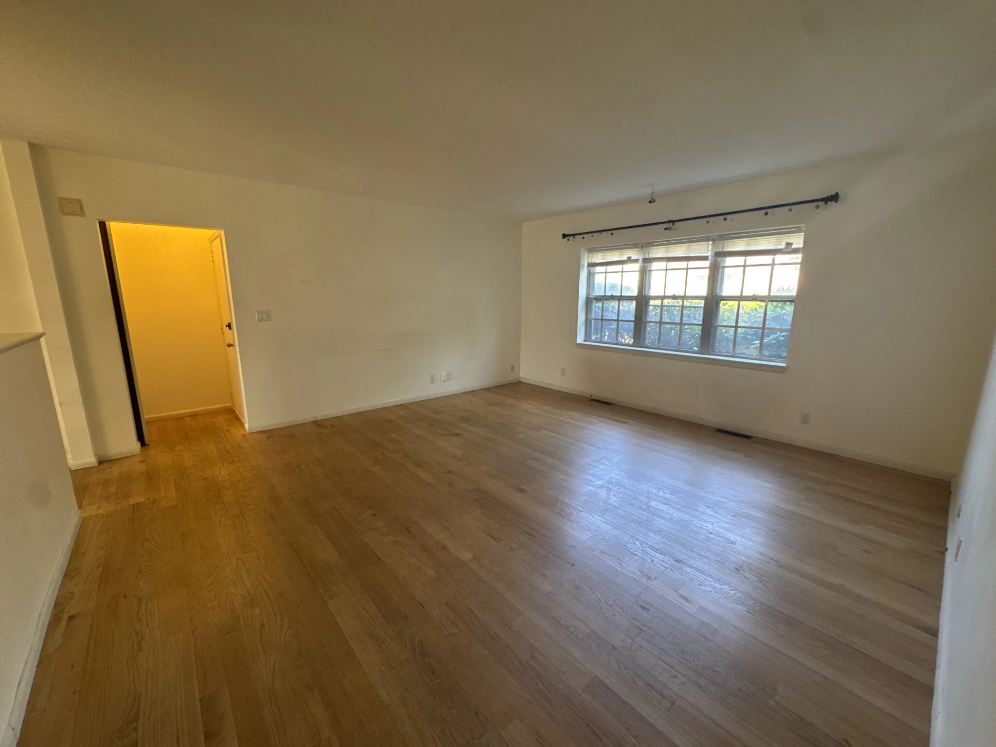 3 bed, 2 bath apartment for rent at 186 Lake Shore Rd Unit 1, Brighton — photo 10 of 18