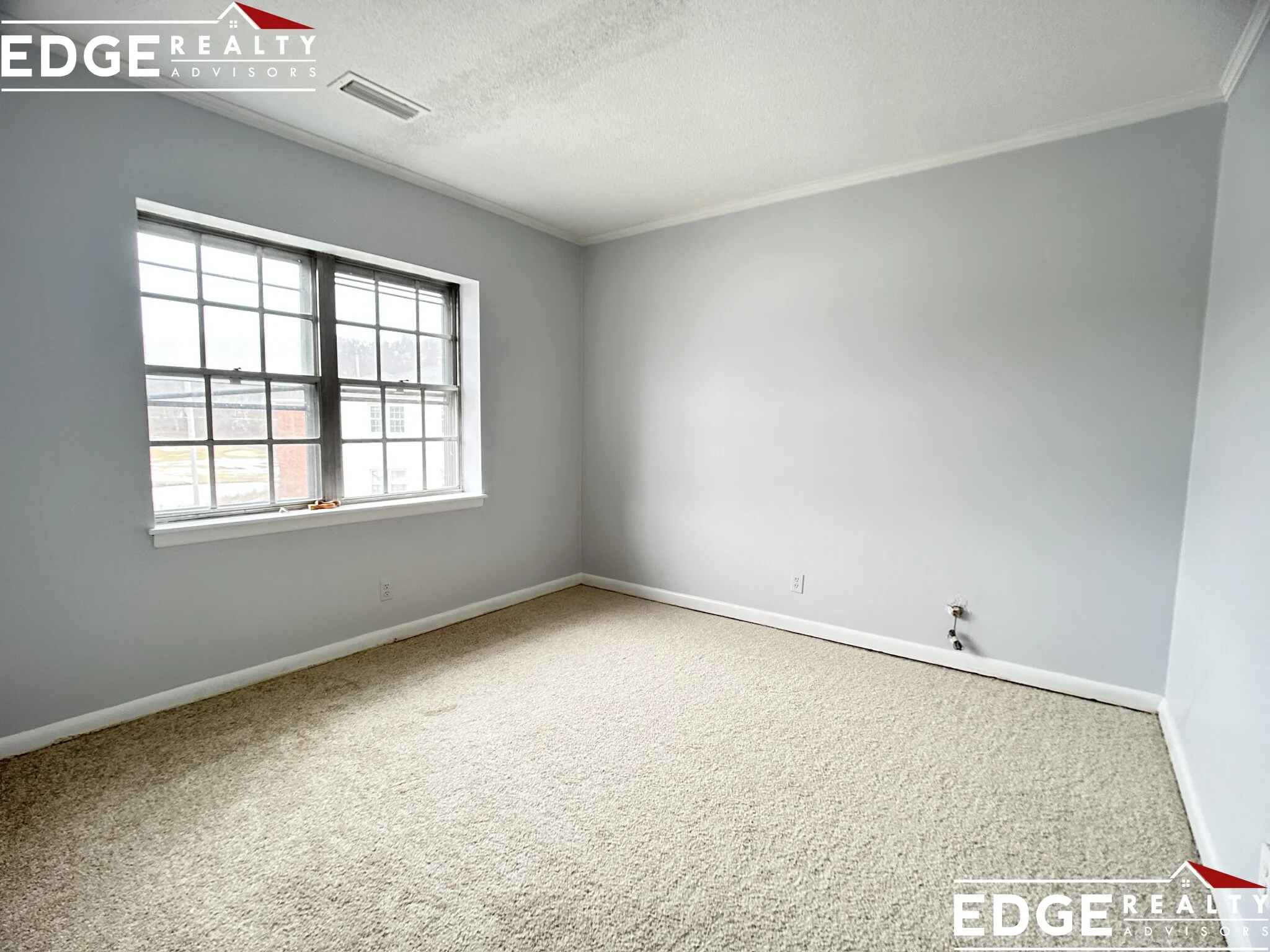 3 bed, 2 bath apartment for rent at 186 Lake Shore Rd Unit 4, Oak Square — photo 7 of 8
