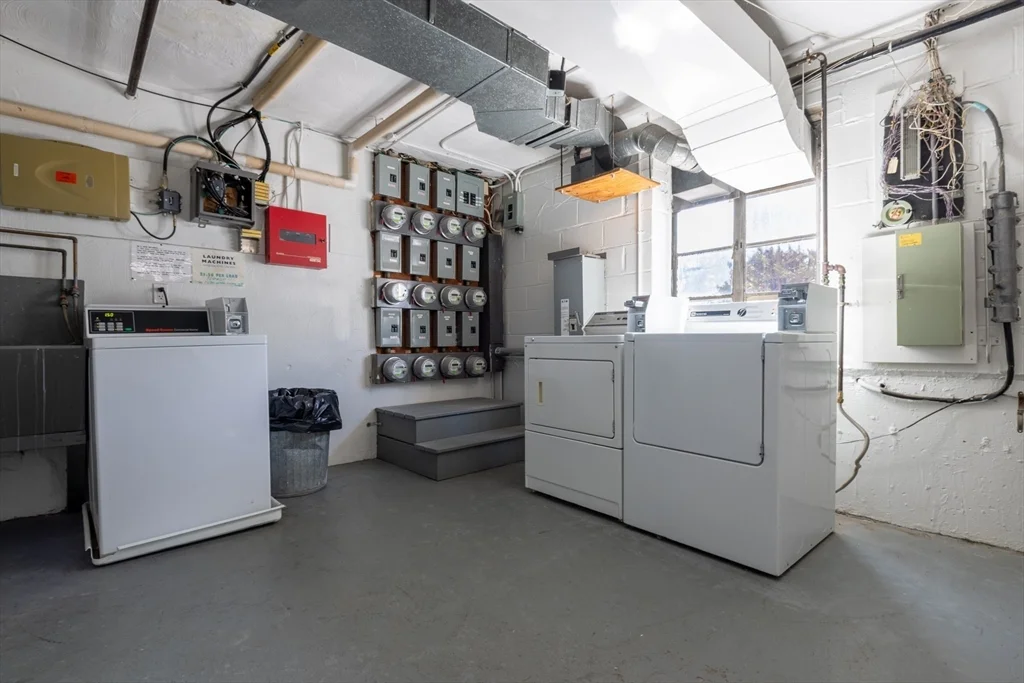 2 bed, 1 bath apartment for rent at 186 Lexington St Unit 3, Watertown — photo 11 of 12