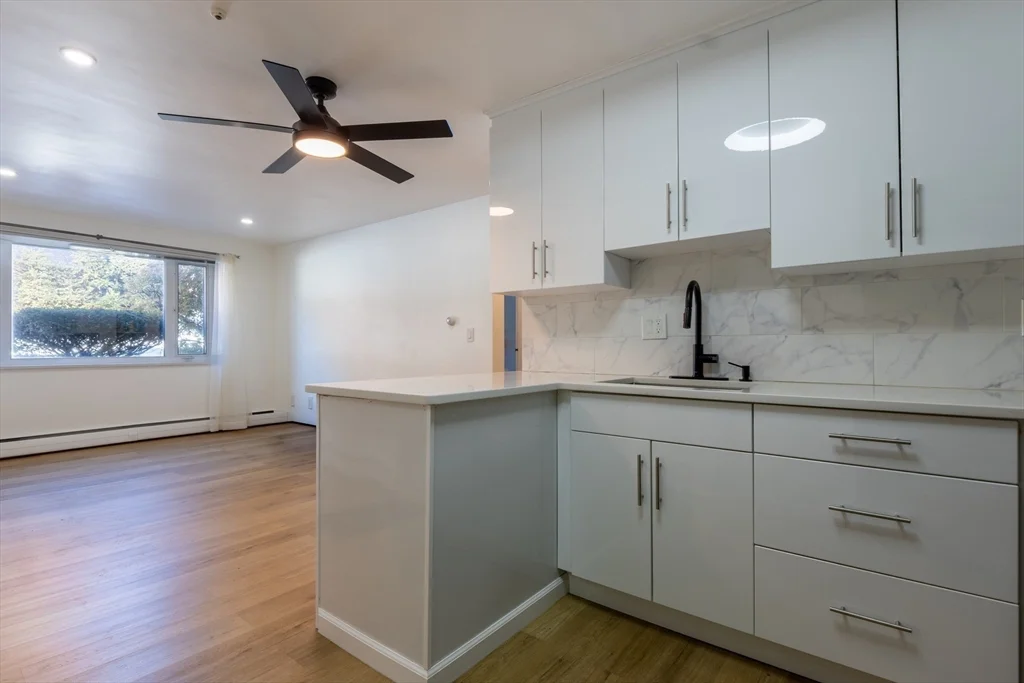 2 bed, 1 bath apartment for rent at 186 Lexington St Unit 3, Watertown — photo 4 of 12