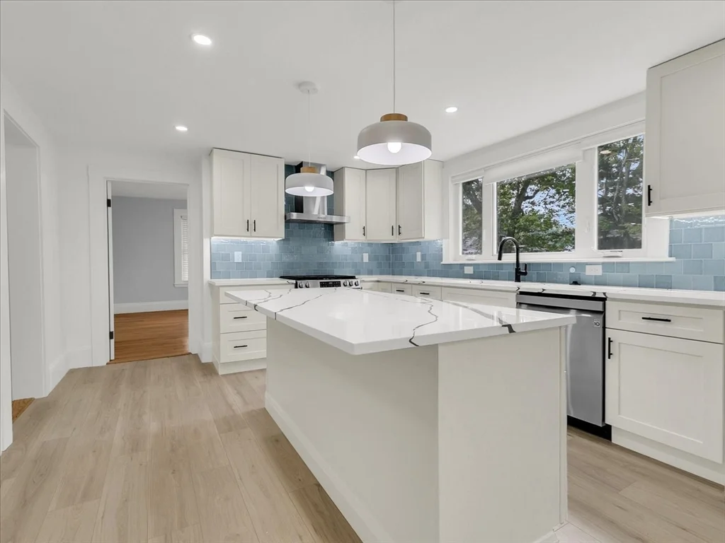 3 bed, 1 bath apartment for rent at 186 Main St Unit 1, Wayland — photo 5 of 23