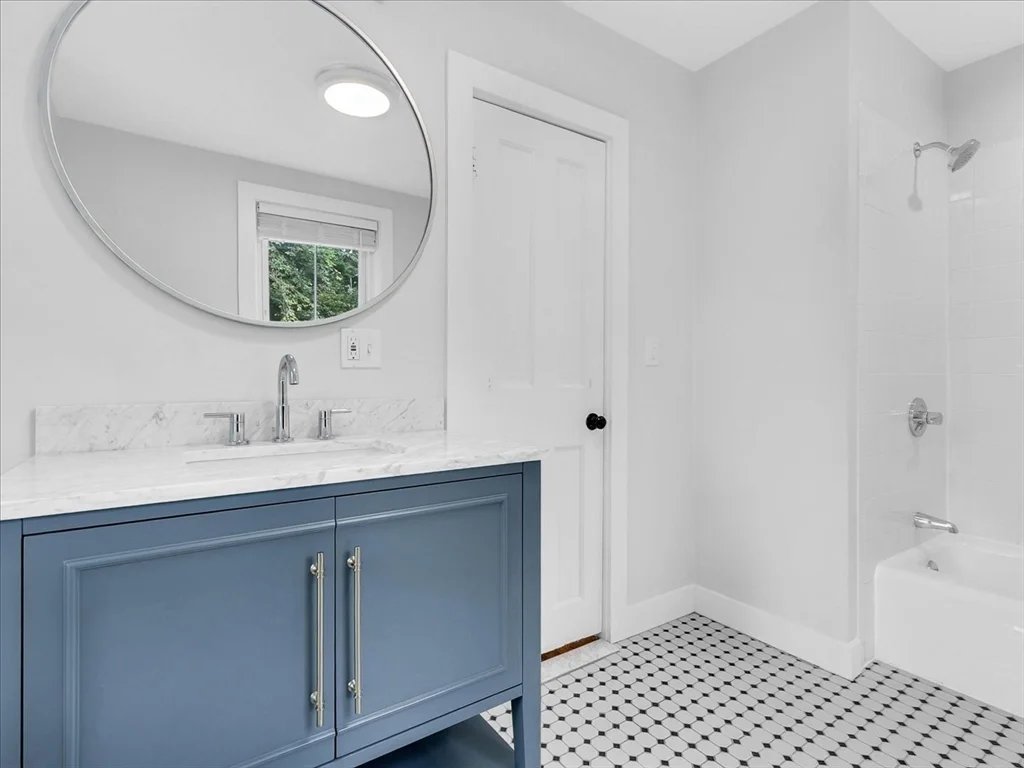 3 bed, 1 bath apartment for rent at 186 Main St Unit 1, Wayland — photo 13 of 23