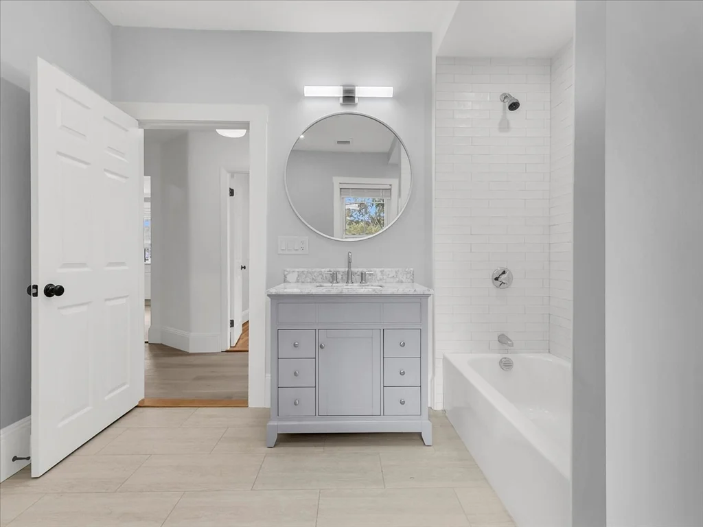 5 bed, 2 bath apartment for rent at 186 Main St Unit 2, Wayland — photo 9 of 20