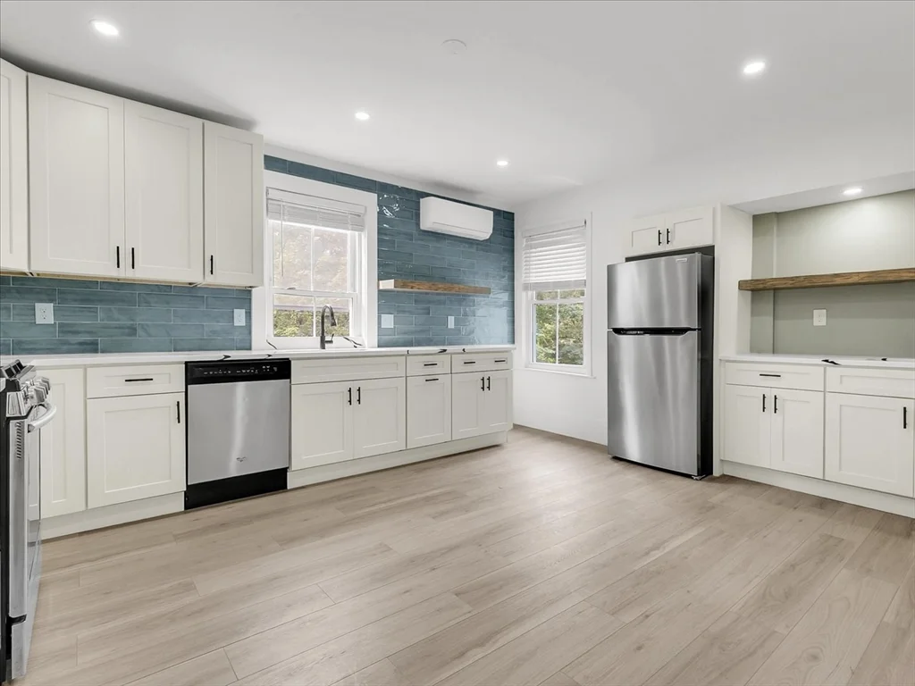 5 bed, 2 bath apartment for rent at 186 Main St Unit 2, Wayland — photo 3 of 20