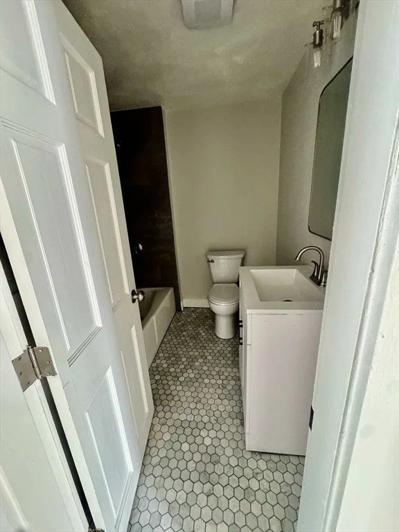 1 bed, 1 bath apartment for rent at 186 Marion Unit 3, East Boston — photo 6 of 8