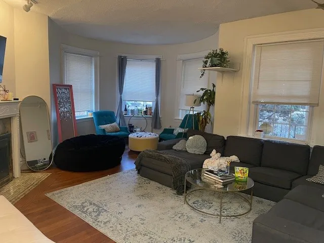 3 bed, 1 bath apartment for rent at 186 Naples Rd Unit 1, North Brookline — photo 9 of 10