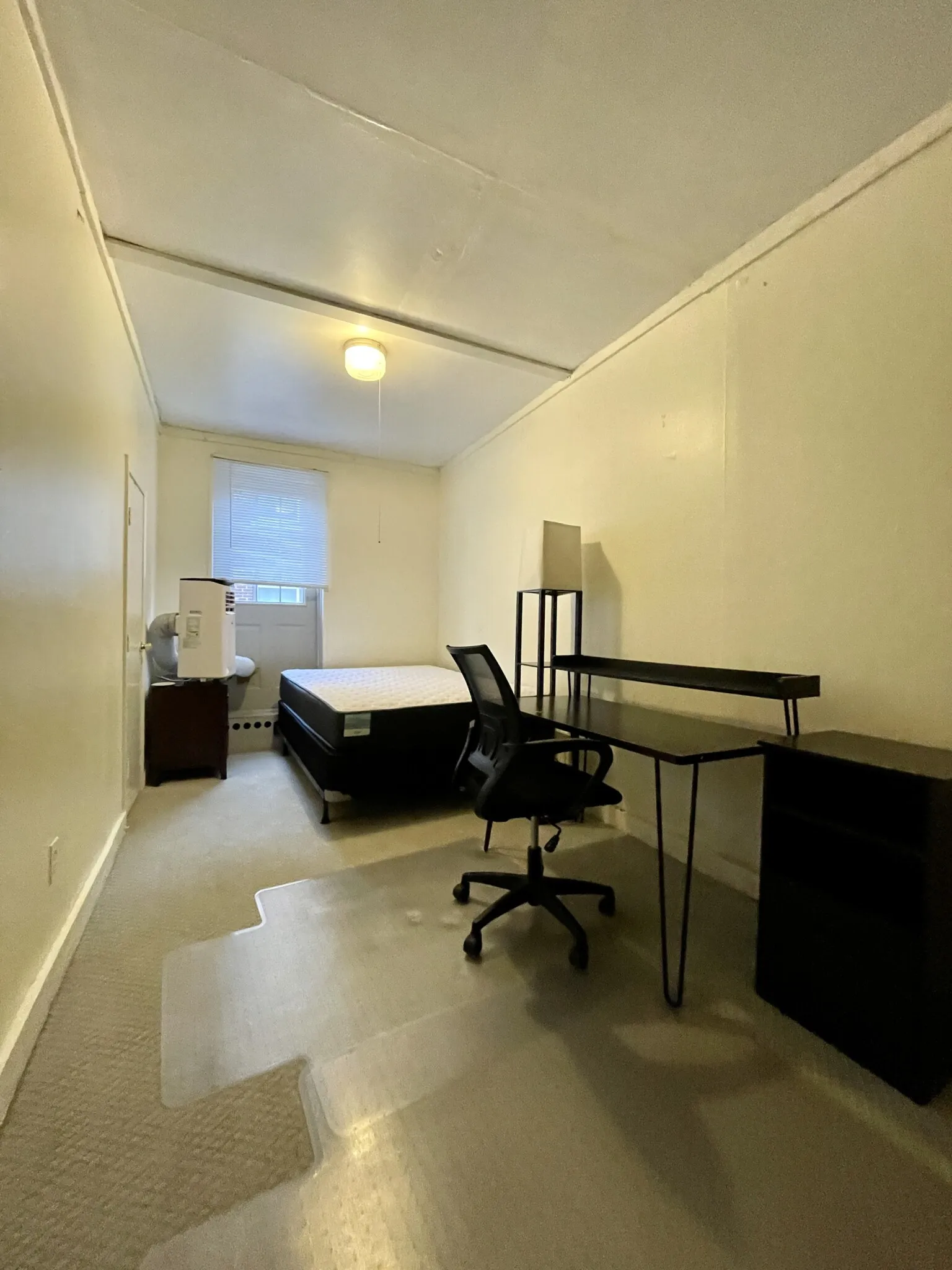 4 bed, 2 bath apartment for rent at 186 Naples Rd Unit 3, North Brookline — photo 6 of 10