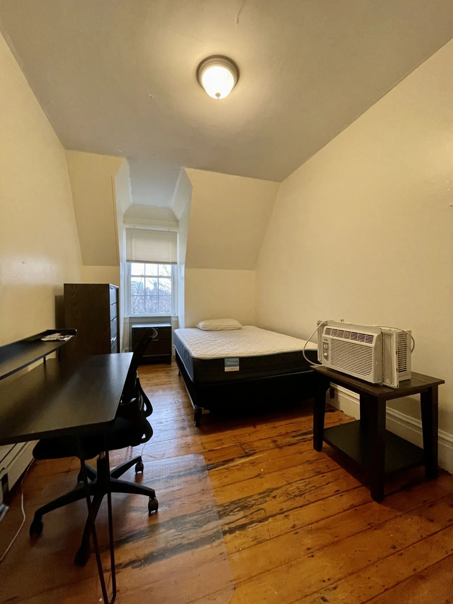 4 bed, 2 bath apartment for rent at 186 Naples Rd Unit 3, North Brookline — photo 5 of 10