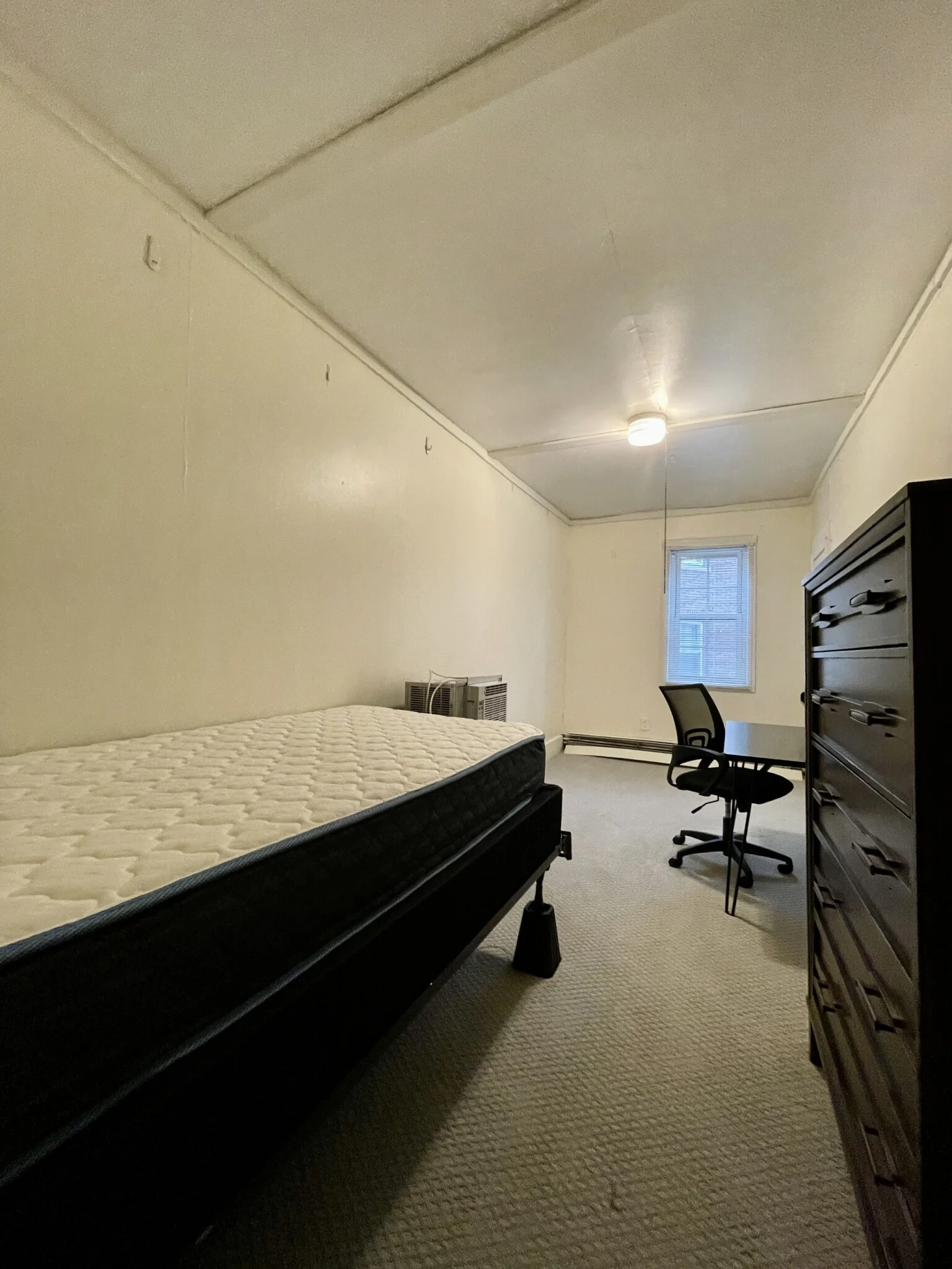 4 bed, 2 bath apartment for rent at 186 Naples Rd Unit 3, North Brookline — photo 8 of 10
