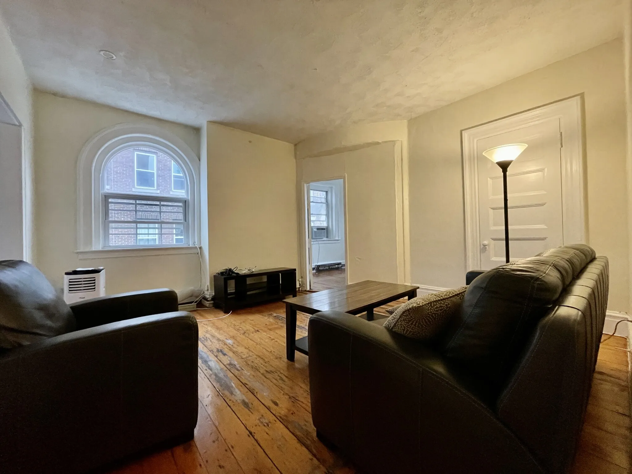 4 bed, 2 bath apartment for rent at 186 Naples Rd Unit 3, North Brookline — photo 4 of 10