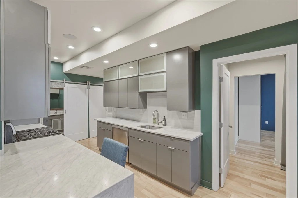 2 bed, 2 bath apartment for rent at 186 Paris St Unit 1, East Boston — photo 10 of 18