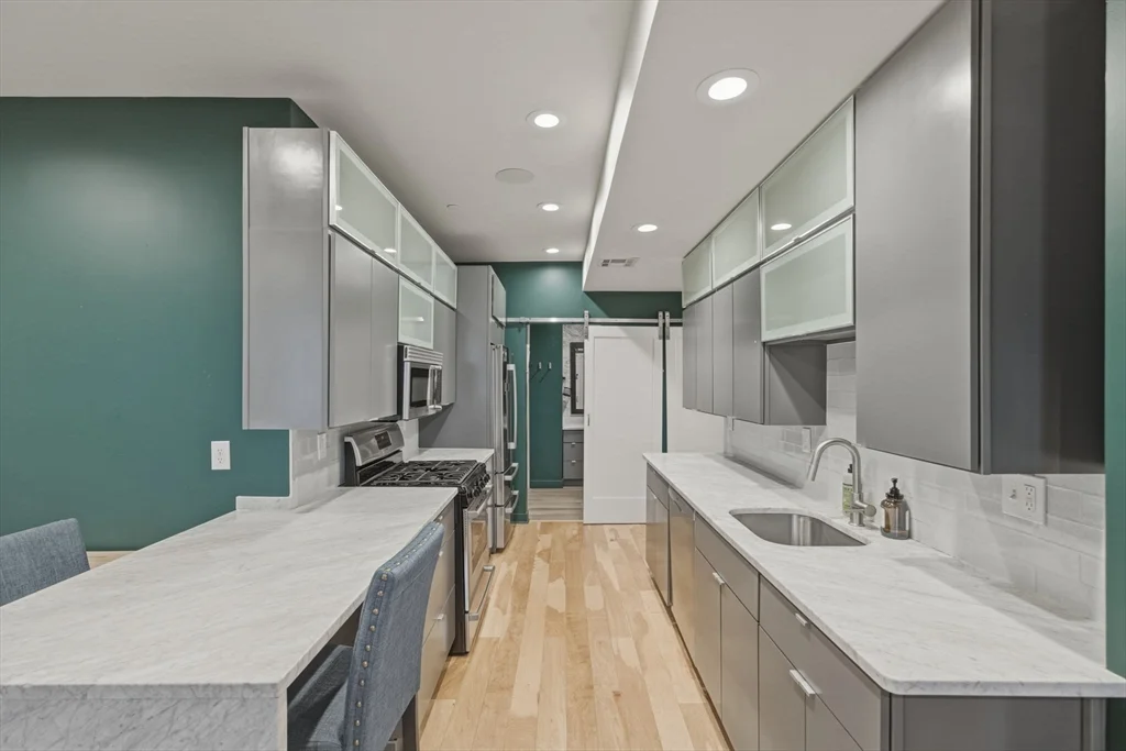 2 bed, 2 bath apartment for rent at 186 Paris St Unit 1, East Boston — photo 9 of 18