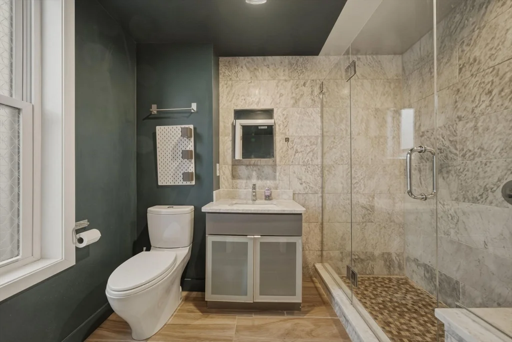 2 bed, 2 bath apartment for rent at 186 Paris St Unit 1, East Boston — photo 15 of 18