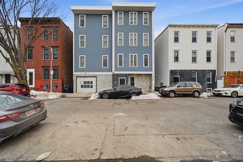 2 bed, 2 bath apartment for rent at 186 Paris St Unit 1, East Boston — photo 2 of 18