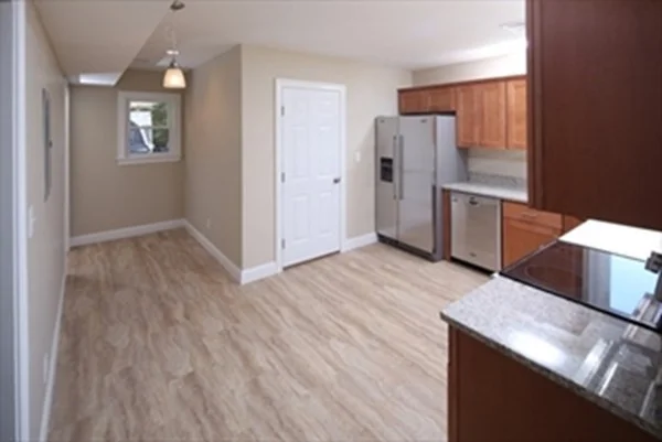 3 bed, 1 bath apartment for rent at 186 Plymouth St Unit 3, Abington — photo 4 of 12