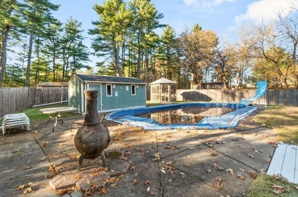 4 bed, 2 bath apartment for rent at 186 Ridge, Millis — photo 19 of 21