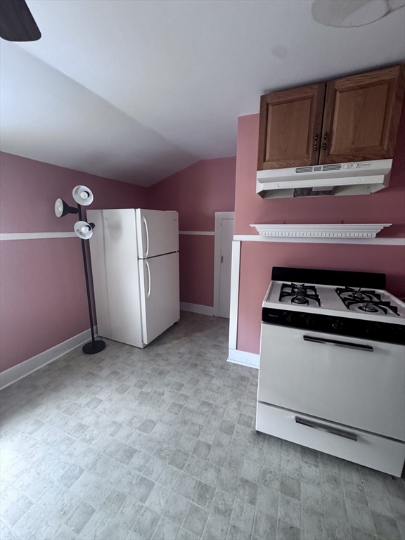 1 bed, 1 bath apartment for rent at 186 Sycamore Unit 2, West — photo 9 of 15
