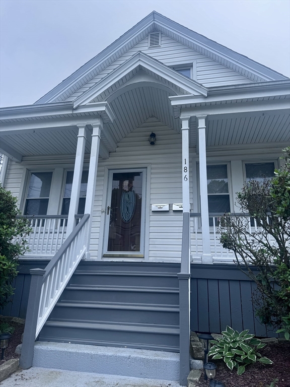 1 bed, 1 bath apartment for rent at 186 Sycamore Unit 2, West — photo 1 of 15