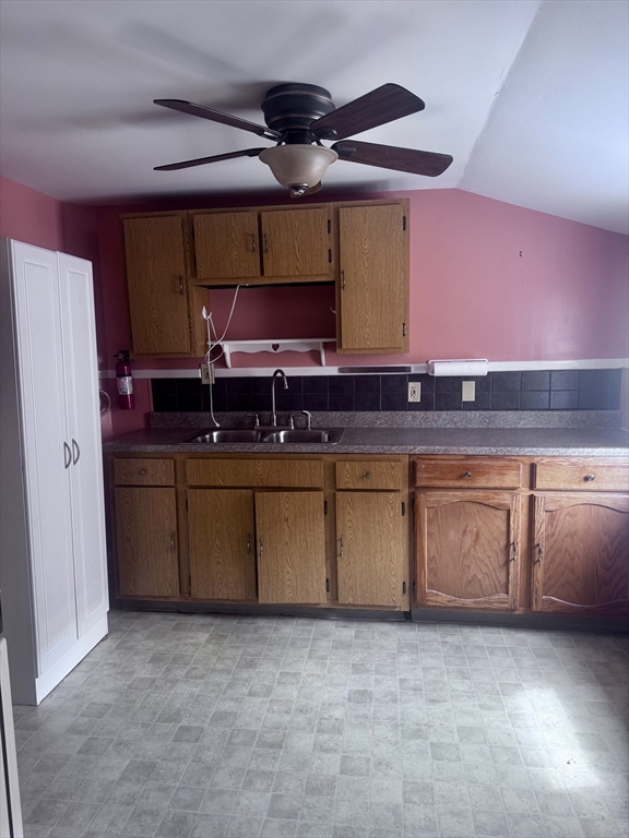 1 bed, 1 bath apartment for rent at 186 Sycamore Unit 2, West — photo 8 of 15