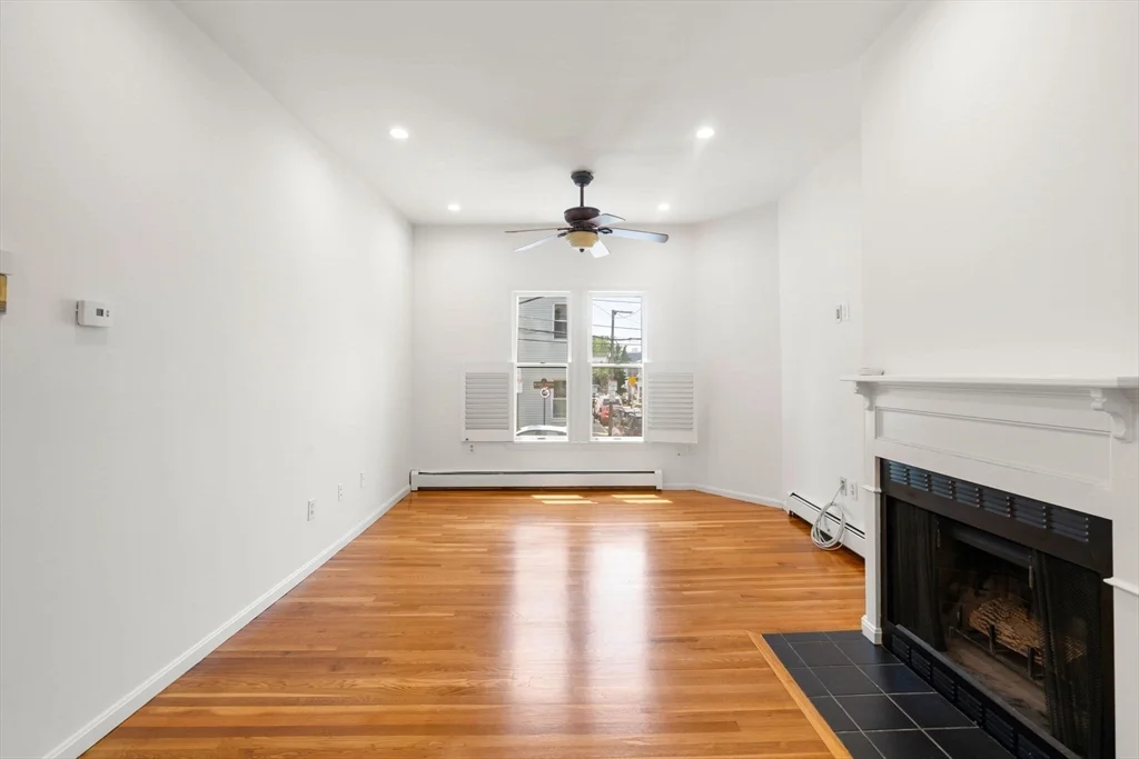 2 bed, 2 bath apartment for rent at 186 W 7th St Unit A, South Boston — photo 5 of 23