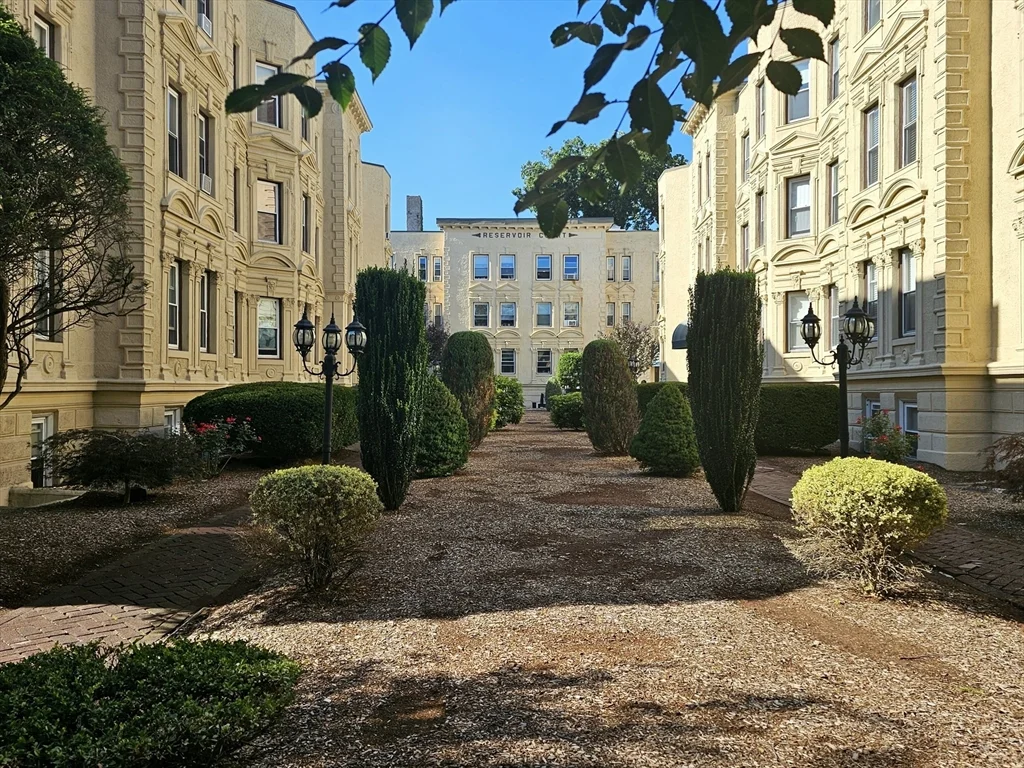 1 bed, 1 bath apartment for rent at 1862-1870 Beacon St Unit 4-09, Brighton — photo 17 of 18